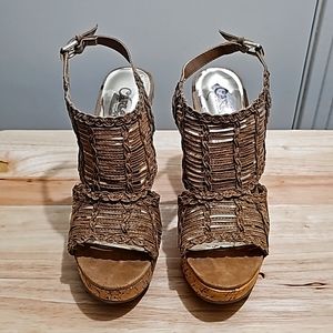 Carlos Santana Bellini Wedges